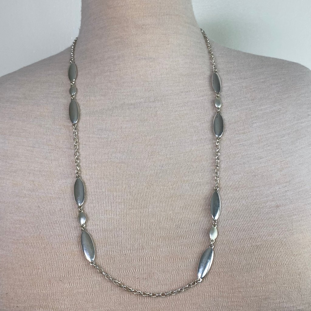 Crown Trifari Hang Tag Silver Tone Necklace 33 Crown Trifari Hang Tag Silver Tone Necklace 33